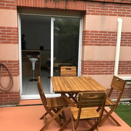 T2 Climatise Jardin & Court De Tennis/piscine /parking/fibre